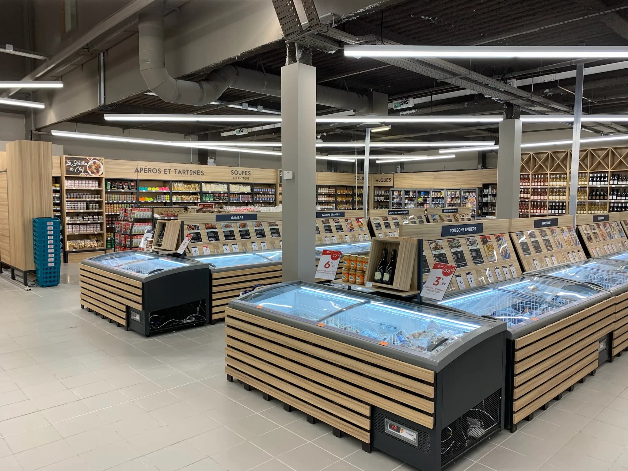Agencement de magasin spécialisé par IDK Concept